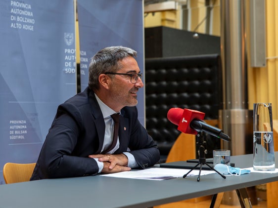 "Wir werden die Lichtverschmutzung stark einschränken", kündigte LH Kompatscher neue Maßnahmen des Landes an. (Foto: LPA/Fabio Brucculeri)