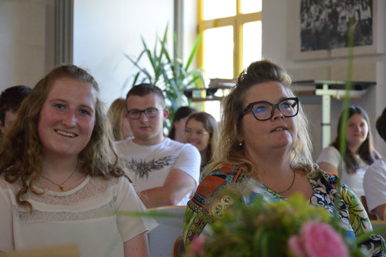 Kompetente Begleitung der Aktionen: Marion Unterholzner (links) und Priska Hell, Fachlehrerinnen und Mitglieder der Arbeitsgruppe (Foto: LPA/Fachschule Tisens)