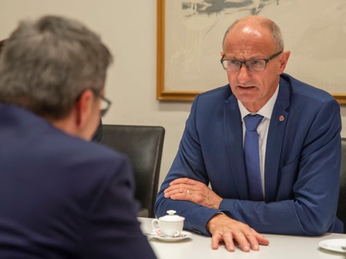 La cooperazione tra il Land Tirol e la Provincia di Bolzano si concentra sui temi dell'istruzione e della ricerca, della salute, dell'ecologia, dei trasporti e del traffico di transito. (Foto: LPA/Fabio Brucculeri)     