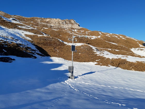 I meteorologi dell'Ufficio meteorologia e prevenzione valanghe dell'Agenzia per la Protezione civile hanno ripercorso l'anno 2021 che termina domani. Nella foto la nuova stazione meteorologica sul Sassolungo sopra il Longiarù in Val Badia (Foto: Agenzia per la Protezione civile/Ufficio meteorologia e prevenzione valanghe)
