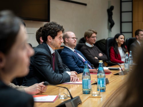 Zur Sprache kamen unter anderem Migration, Lebenshaltungskosten und Lohnentwicklung, leistbares Wohnen, Fachkräftemangel und Energiewende. (Foto: LPA/Fabio Brucculeri)
