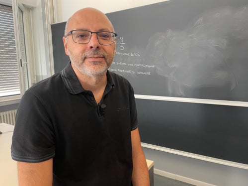 Bruno Bertotto, capo dipartimento di intelligenza artificiale della scuola: “Sono orgoglioso di lavorare con i ragazzi in primis per l’entusiasmo che vedo quando si mettono a lavorare in un progetto in cui credono loro per primi”. (Foto: USP/GNews)