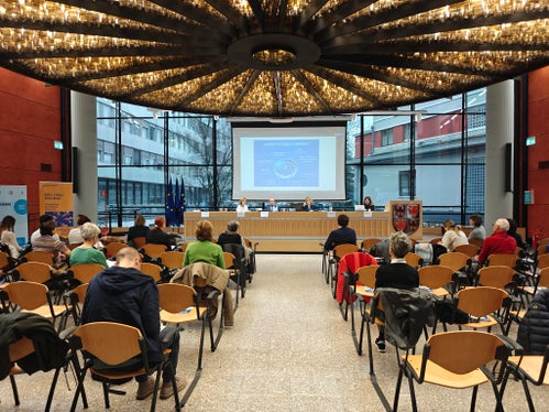 Lo scambio, intitolato “La Commissione europea da raccontare, ma come?”, è stato organizzato dai centri di informazione Europe Direct Alto Adige e Trentino e dall'Ordine dei giornalisti nella sala della Regione di Trento. (Foto: USP)