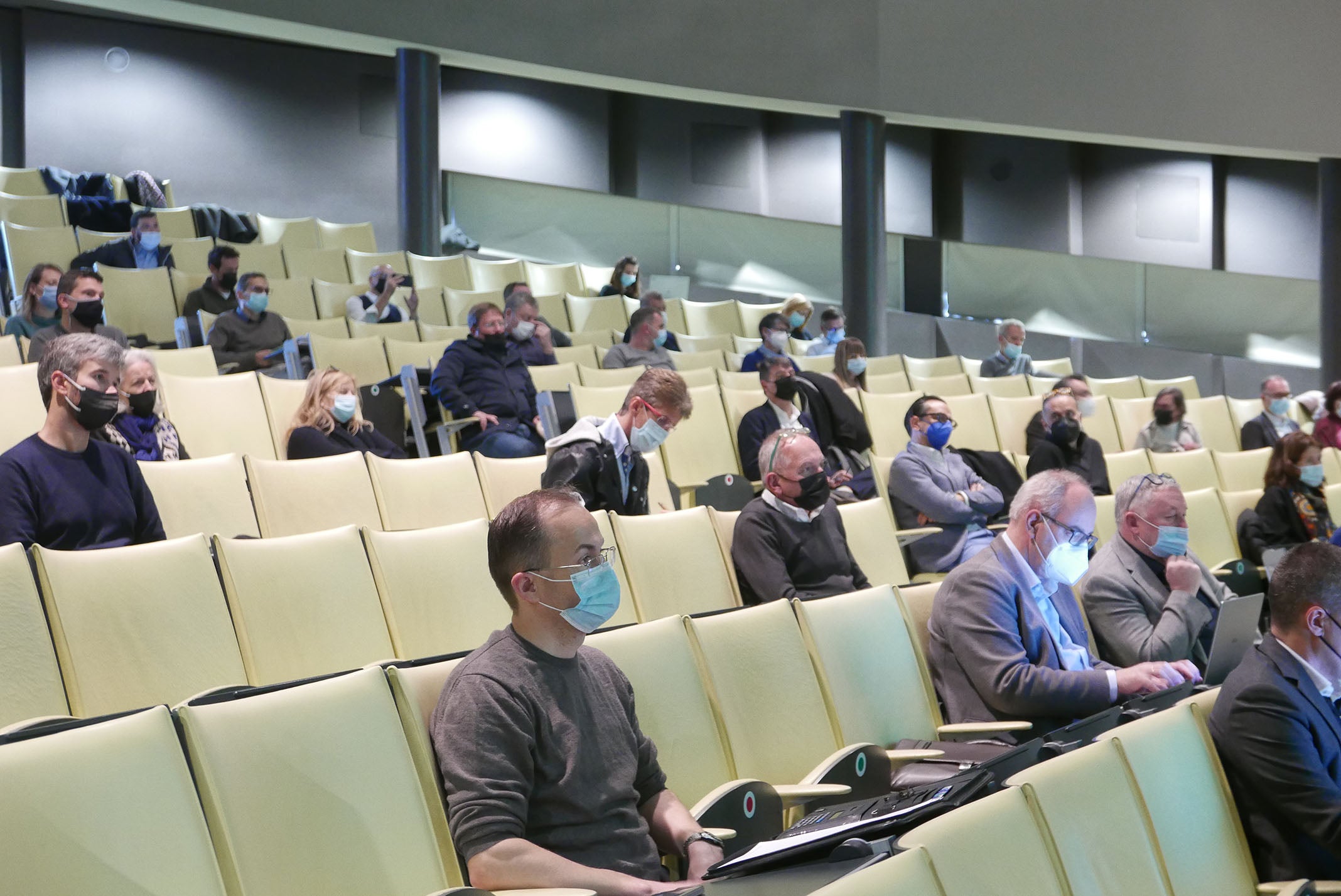 Bei der heute (19. November) in Bozen stattgefundenen Fachtagung für Gemeindevertreter spielten die Rad- und Elektromobilität eine zentrale Rolle. (Foto: LPA/ Margit Perathoner)