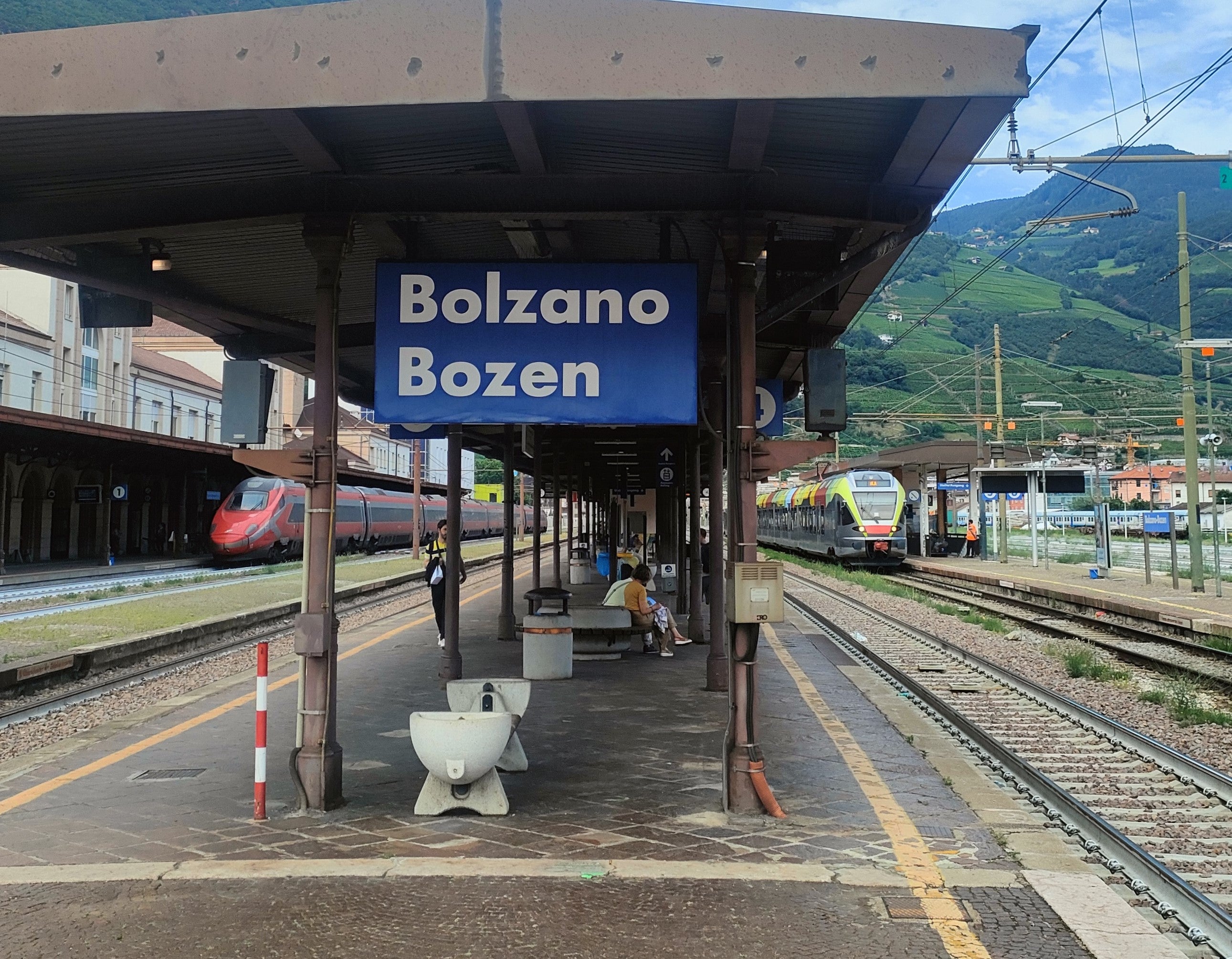 Das Verwaltungsgericht hat die 1,6-Milliarden-Euro-Ausschreibung für Südtirols Bahndienste nach einem Rekurs der Arriva Italia GmbH annulliert. Die Landesregierung wird nun in Kürze entscheiden, ob es eine neue Ausschreibung oder eine Klärung beim Staatsrat geben soll. (Foto: LPA/Alessandro Veronesi)