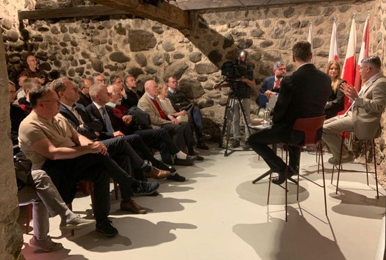 Grande l'interesse del pubblico per l'attualità del tema dell'ultimo Giovedì culturale dell'Euregio (Foto: Euregio/Armin Gluderer)