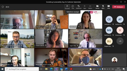 Il presidente della Provincia, Arno Kompatscher, e il direttore generale di IDM, Erwin Hinteregger, hanno informato numerosi rappresentanti di gruppi d'interesse economici, sociali, ambientali e culturali in merito alla piattaforma Sustainability Days 2022 (Foto: ASP)