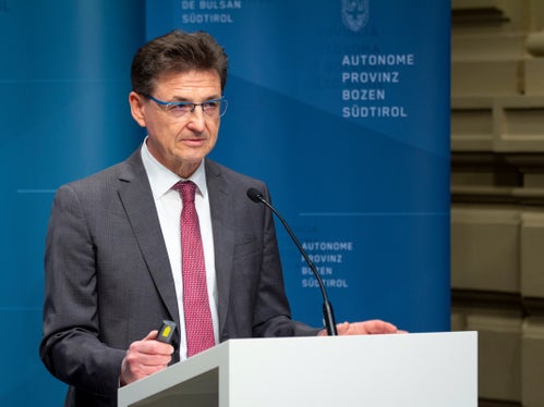 ASWE-Direktor Eugenio Bizzotto berichtete, dass das Land Südtirol im Jahr 2023 281 Millionen Euro pflegebedürftigen Menschen in Südtirol ausbezahlt habe. (Foto: LPA/Fabio Brucculeri)