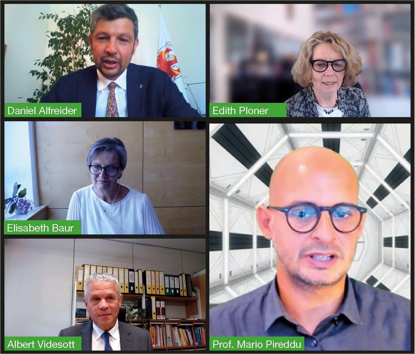 Der Tag der Ladinischen Schule mit LR Alfreider, Schulamtsleiterin Ploner, Professor Mario Pireddu sowie mit dem Inspektor für die ladinischen Schulen Albert Videsott und der Moderatorin Elisabeth Baur (Foto: LPA/Ladinisches Schulamt)