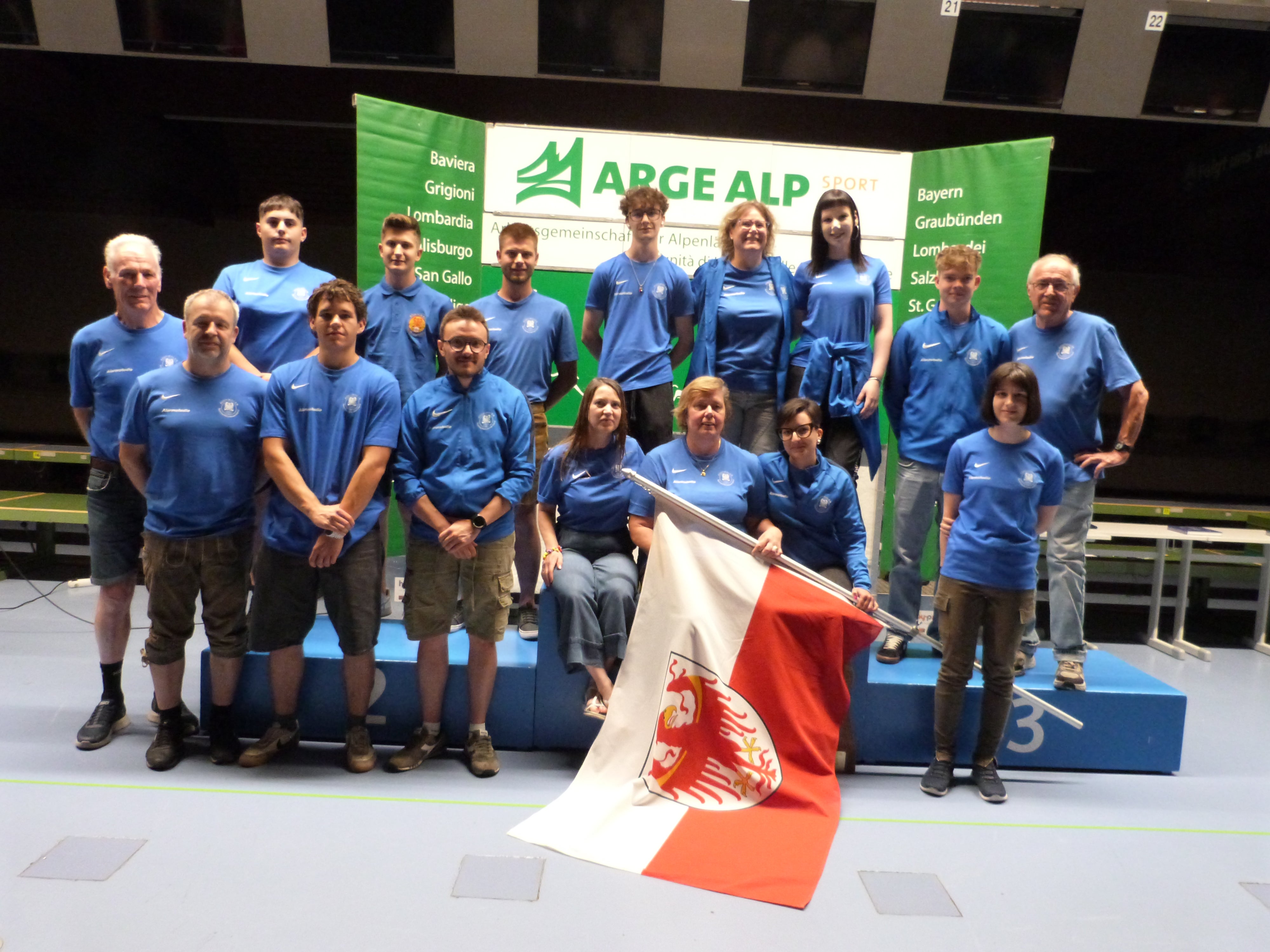 Das Team des Südtiroler Sportschützenverbandes belegte beim Arge-Alp-Cup in München den dritten Platz. (Foto: LPA/SSSV).