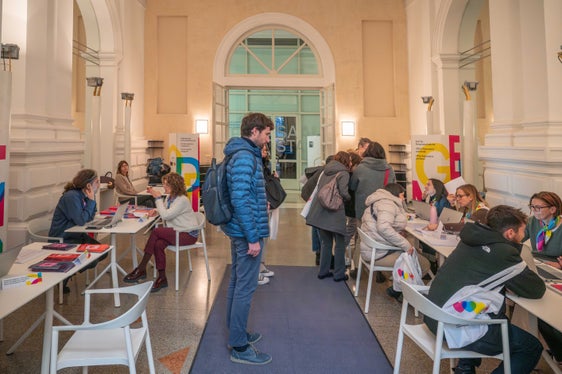 Circa 400 persone interessate hanno partecipato ai primi Career Days organizzati dall'Amministrazione provinciale per informarsi sulle opportunità di lavoro nella Provincia autonoma di Bolzano e sulle opportunità di sviluppo nel servizio provinciale. (Foto: USP/Greta Stuefer)