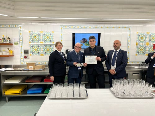 Riconoscimento nazionale per Mattia Ponticelli della scuola alberghiera Ritz di Merano. Conferita al Quirinale la medaglia del Presidente della Repubblica per il Premio Alberto Gozzi (Foto: ASP/Direzione istruzione e formazione italiana)