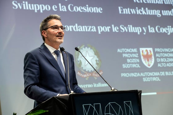 Diese staatlichen Mittel stellen für Südtirol eine wichtige Ressource dar, die zusätzlich zu den europäischen Mitteln eine ausgewogene Entwicklung unseres Landes unterstützen, sagte Landeshauptmann Arno Kompatscher. (Foto: LPA/Ivo Corrá)