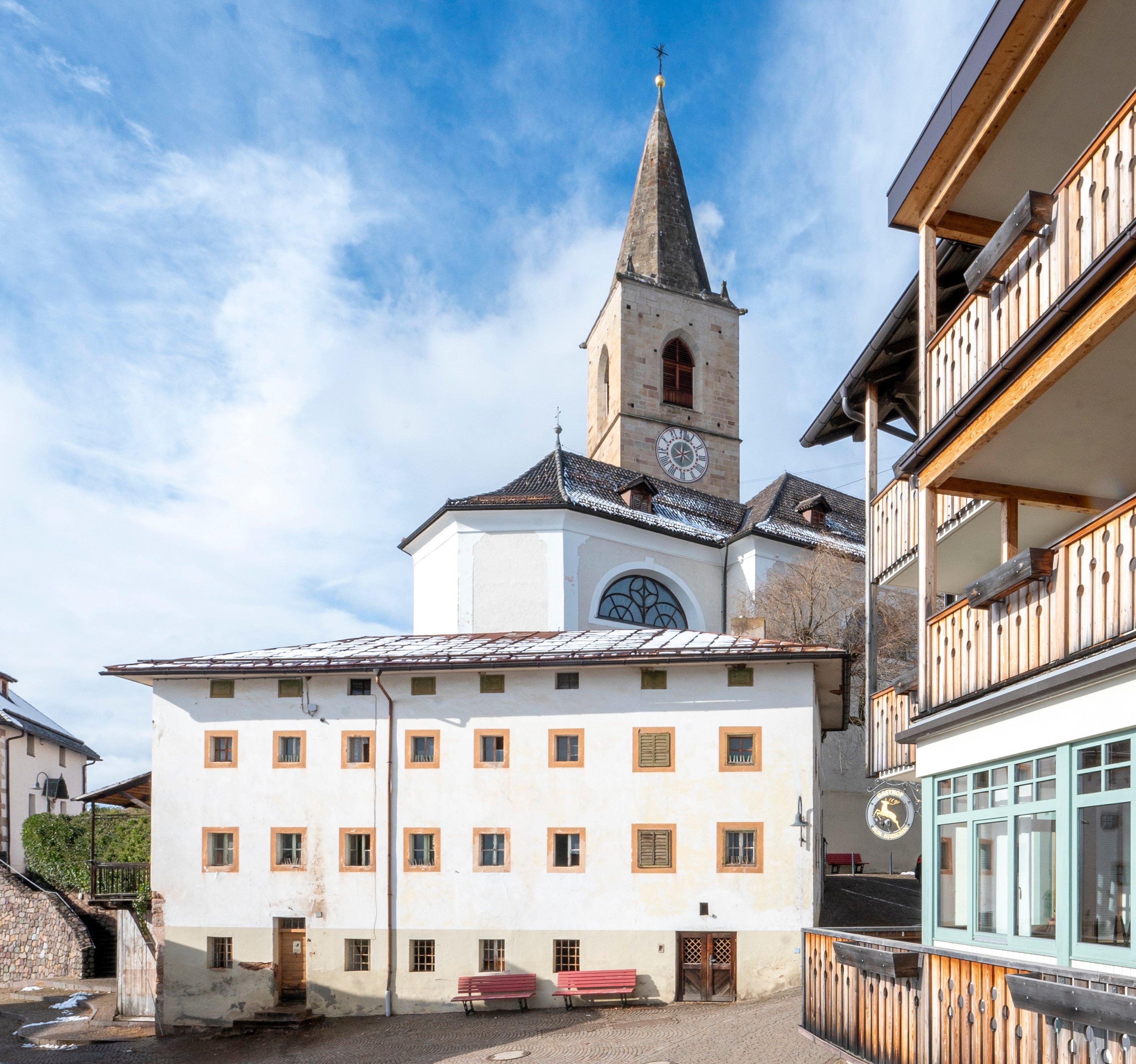 Mitten im Ortszentrum von Jenesien befindet sich das so genannte Armenhaus, das nun unter Denkmalschutz gestellt wird. (Foto: Landesdenkmalamt/Manuela Tessaro)