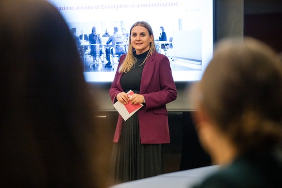 Der Lehrgang für angehende Verwaltungsrätinnen erfreut sich großer Beliebtheit, aufgrund des regen Interesses werden 2025 zwei Lehrgänge organisiert, informierte die Präsidentin des Landesbeirates für Chancengleichheit für Frauen, Ulrike Oberhammer. (Foto: LPA/Bernhard Aichner)