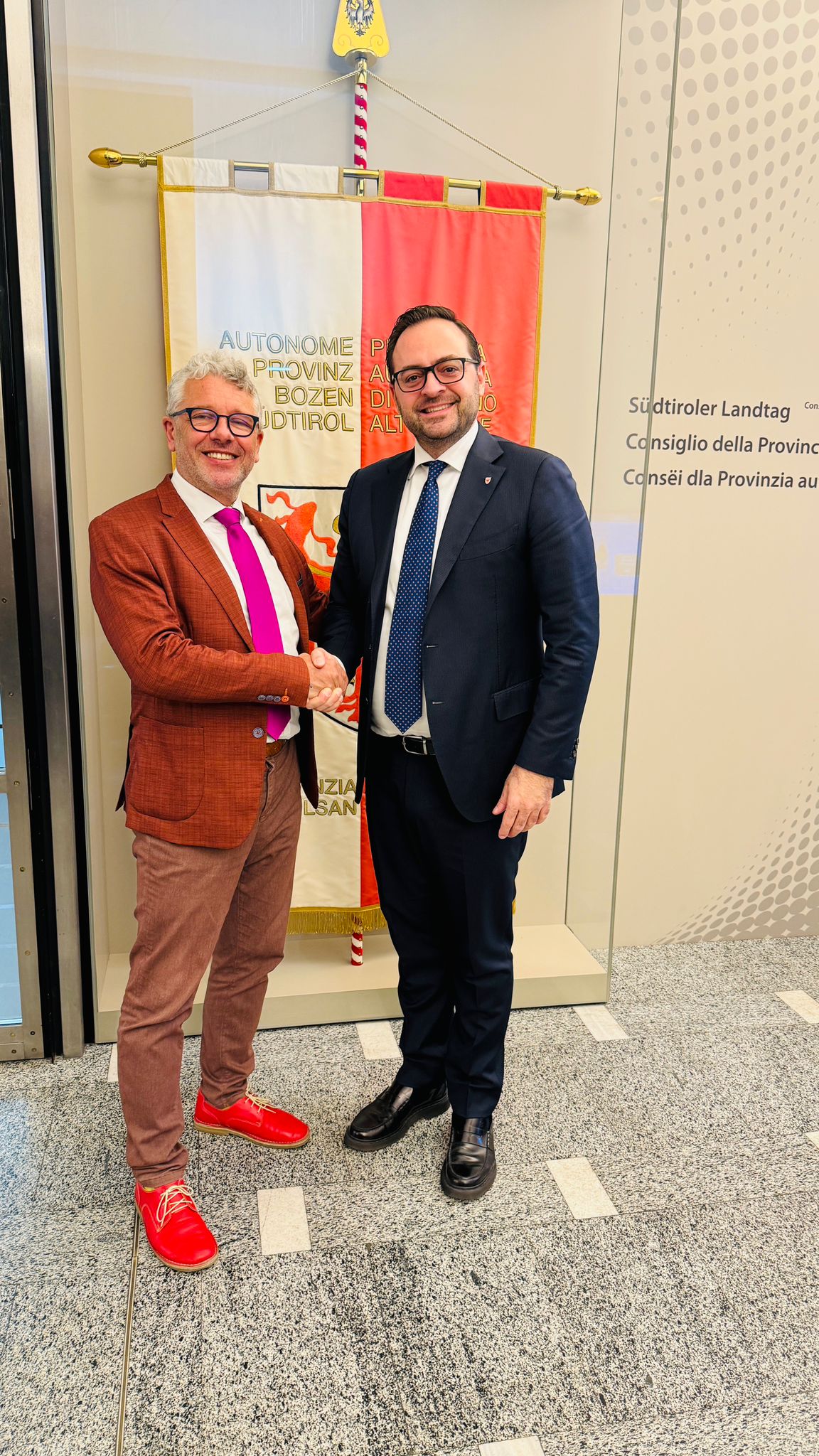 Il&nbsp;vicepresidente&nbsp;della Provincia e assessore all’Istruzione, Marco&nbsp;Galateo,&nbsp;ha incontrato il&nbsp;vicepresidente&nbsp;della Regione di&nbsp;Hradec Králové, Arnošt Štěpánek, focus su scuola e economia (Foto: ASP/Direzione Istruzione e Formazione italiana)