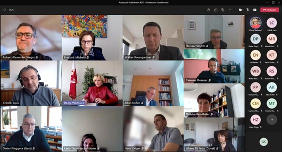 In einer Videokonferenz hat sich Landesrätin Waltraud Deeg mit den Präsidenten und der Präsidentin der Bezirksgemeinschaften sowie mit den Führungskräften der Sozialdienste über Herausforderungen und Lösungsstrategien im Sozialwesen ausgetauscht. (Foto: LPA)