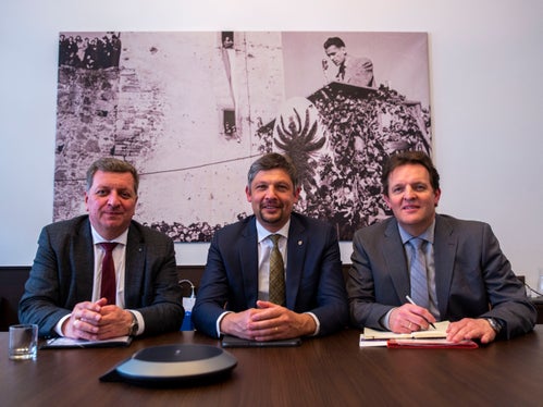 Treffen zum Verkehr auf der Strecke Verona-München: der Bayerische Staatsminister Bernreiter, Mobilitätslandesrat Alfreider und der Tiroler Landesrat Zumtobel. (Foto: LPA/Fabio Brucculeri)