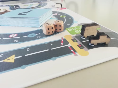 L’Agenzia provinciale per l’ambiente e la tutela del clima distribuirà alle scuole medie altoatesine dei tre gruppi linguistici il gioco educativo “BrennerLEC – THE GAME”. (Foto: ASP/Agenzia ambiente e tutela clima)