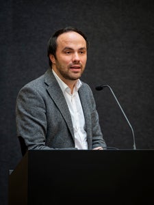 L'assessore provinciale all'Innovazione, Philipp Achammer (nella foto), e il direttore della Ripartizione Innovazione, Ricerca, Università e Musei Franz Schöpf, presenteranno le nuove linee guida e l'introduzione dei contributi per l'innovazione. (Foto: USP/Fabio Brucculeri)