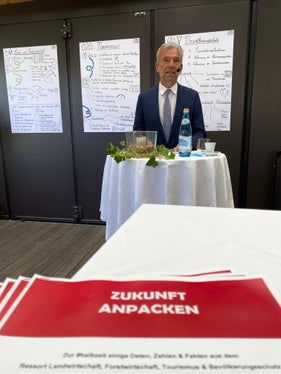 Schuler nel corso della conferenza stampa di oggi (Foto: ASP/Noemi Prinoth)