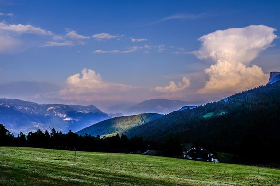 Wetterbild des Monats Mai 2026, aufgenommen in der Fraktion Gfrill in der Gemeinde Tisens (Foto: LPA/Martin Geier)