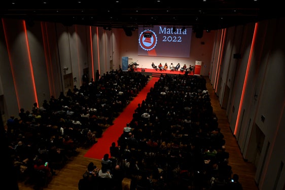 Il 29 dicembre si terrà allo Sheraton di Bolzano la premiazione dei diplomati 2023 con il massimo dei voti. L’evento è promosso dalla Provincia in collaborazione con la Fondazione Cassa di Risparmio e Assoimpreditori (Foto d'archivio 2022: Fondazione Cassa di Risparmio/Ochsenreiter)