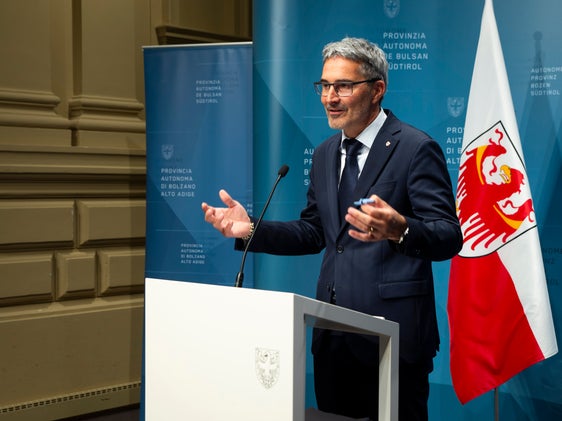 Landeshauptmann Arno Kompatscher stellte die Kriterien für die Medienförderung vor. (Foto: LPA/Fabio Brucculeri)