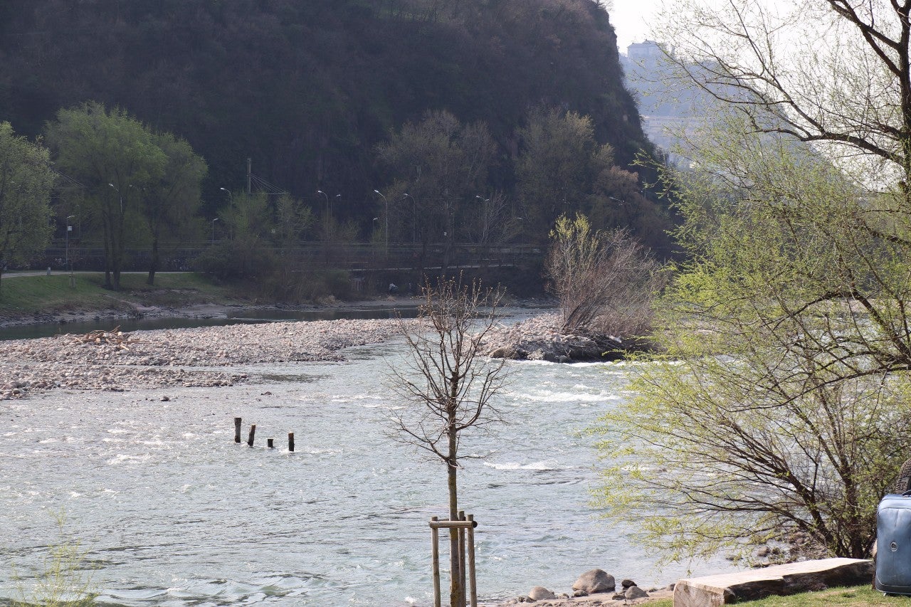 Un'immagine della confluenza tra i fiumi Isarco e Talvera. Anche in Alto Adige permane l'allerta siccità dovuta alla scarse precipitazioni (Foto: ASP/Gianluca Crocco) 