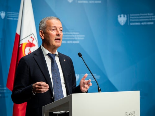 Mit der Anpassung der Durchführungspläne für mehrere Gewerbegebiete von Landesinteresse schafft die Landesregierung laut Landesrat Peter Brunner eine flexible Lösung für Betriebe, die zeitweise Personal unterbringen müssen. (Foto: LPA/Fabio Brucculeri)