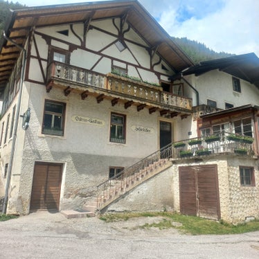Das Gasthaus Schörlechen in Außermühlwald in der Gemeinde Mühlwald wird seit über 100 Jahren von derselben Familie geführt. (Foto: LPA/Gasthaus Schörlechen)