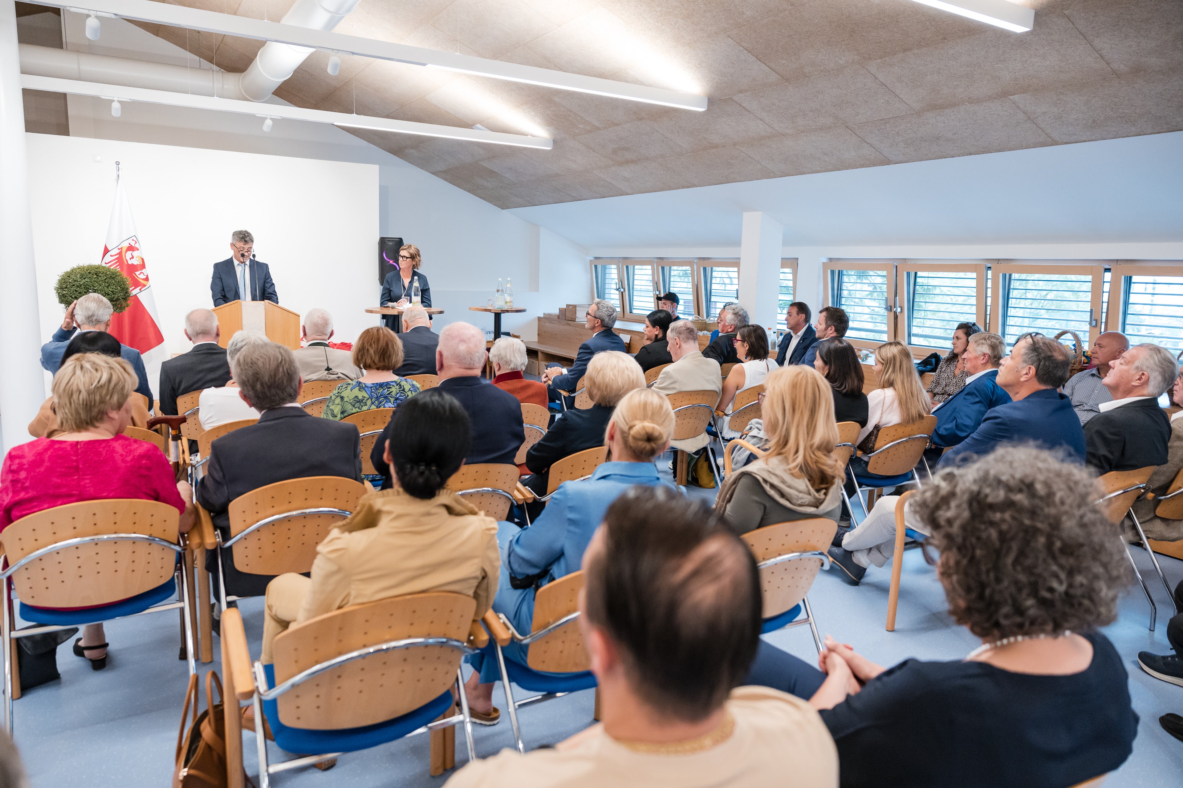 Bei der Dankesfeier gab es viel Lob und Anerkennung für das Kulturwerk für Südtirol.  (Foto: LPA/Bernhard Aichner)