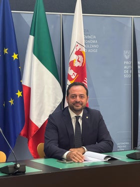 Il vicepresidente della Provincia Marco Galateo: Ci siamo concentrati sulla formazione e aggiornamento del personale docente, sul potenziamento di alcuni aspetti fondamentali della didattica, nonché sull'arricchimento della vita culturale dei ragazzi. (Foto: USP/assessorato provinciale all'Istruzione/Martin Boschetti) 