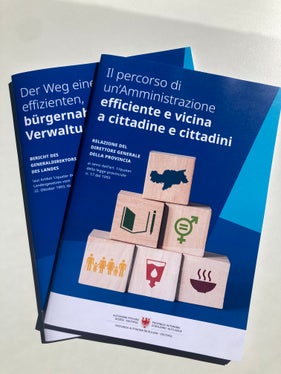 Il direttore generale della Provincia, Alexander Steiner, ha presentato la sua relazione d’attività che comprende misure per incrementare l'efficienza dell'amministrazione provinciale (Foto: ASP)