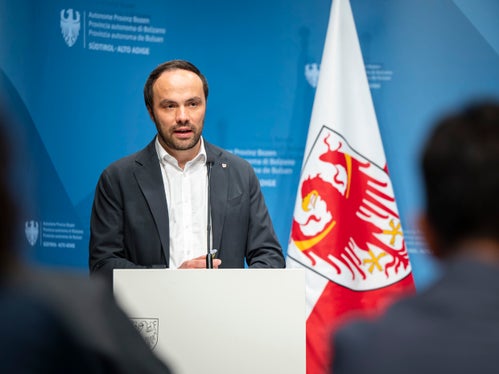 Der Bildungsomnibus ist ein erstes Paket an notwendigen Anpassungen, nach Abschluss des Bildungsdialoges werden weitere Bestimmungen folgen“, sagte Landesrat Philipp Achammer. (Foto: LPA/Fabio Brucculeri)