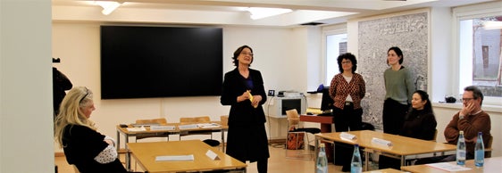 (v.l.) Jurymitglied Evi Deborah Schwienbacher, Beatrix Christanell (Pädagogische Abteilung der Deutschen Bildungsdirektion), Wettbewerbskoordinatorin Monika Marinello (Pädagogischen Abteilung der Deutschen Bildungsdirektion), Elisabeth Pfattner (Pädagogische Abteilung der Deutschen Bildungsdirektion) und die Jurymitglieder Elisa Piras und Martin Paulmichl freuten sich über engagierte Teilnahme der Schülerinnen und Schüler (Foto: LPA/Bildungsdirektion)

