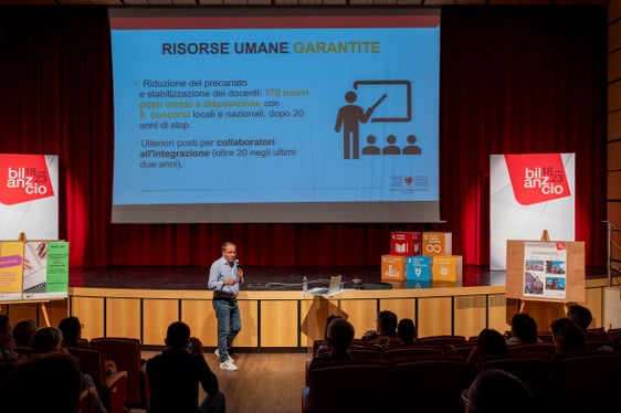 Landesrat Vettorato: Um das Qualitätsniveau im italienischen Bildungsbereich beibehalten zu können, wurden seit 2020 fünf Wettbewerbe ausgeschrieben und 170 neue Stellen besetzt. (Foto: LPA/Manuela Tessaro)