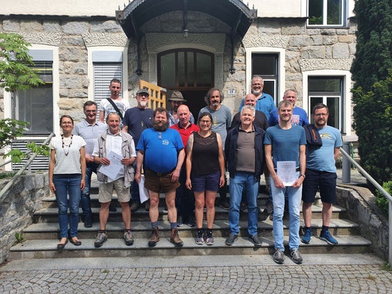 Bereit für die Sommersaison: die 22 neu zertifizierten Hirten und Hirtinnen (Foto: LPA/Fachschule für Land- und Hauswirtschaft Salern)