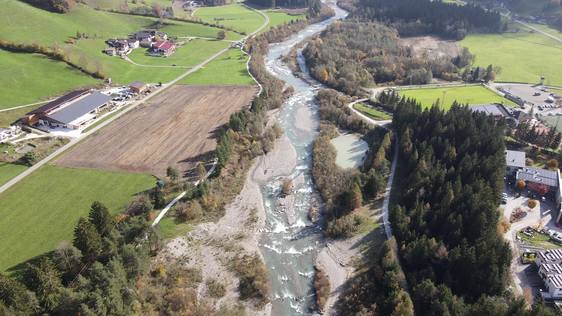 Die Umsetzung der Maßnahmen im Mareiter Bach erfolgt in mehreren Bauabschnitten, wobei jeweils in einer Niedrigwasserperiode im Winter einige Sperrenbauwerke umgebaut werden und das Bachbett aufgeweitet wird. (Foto: LPA/Landesamt für Wildbach- und Lawinenverbauung Nord in der Agentur für Bevölkerungsschutz)