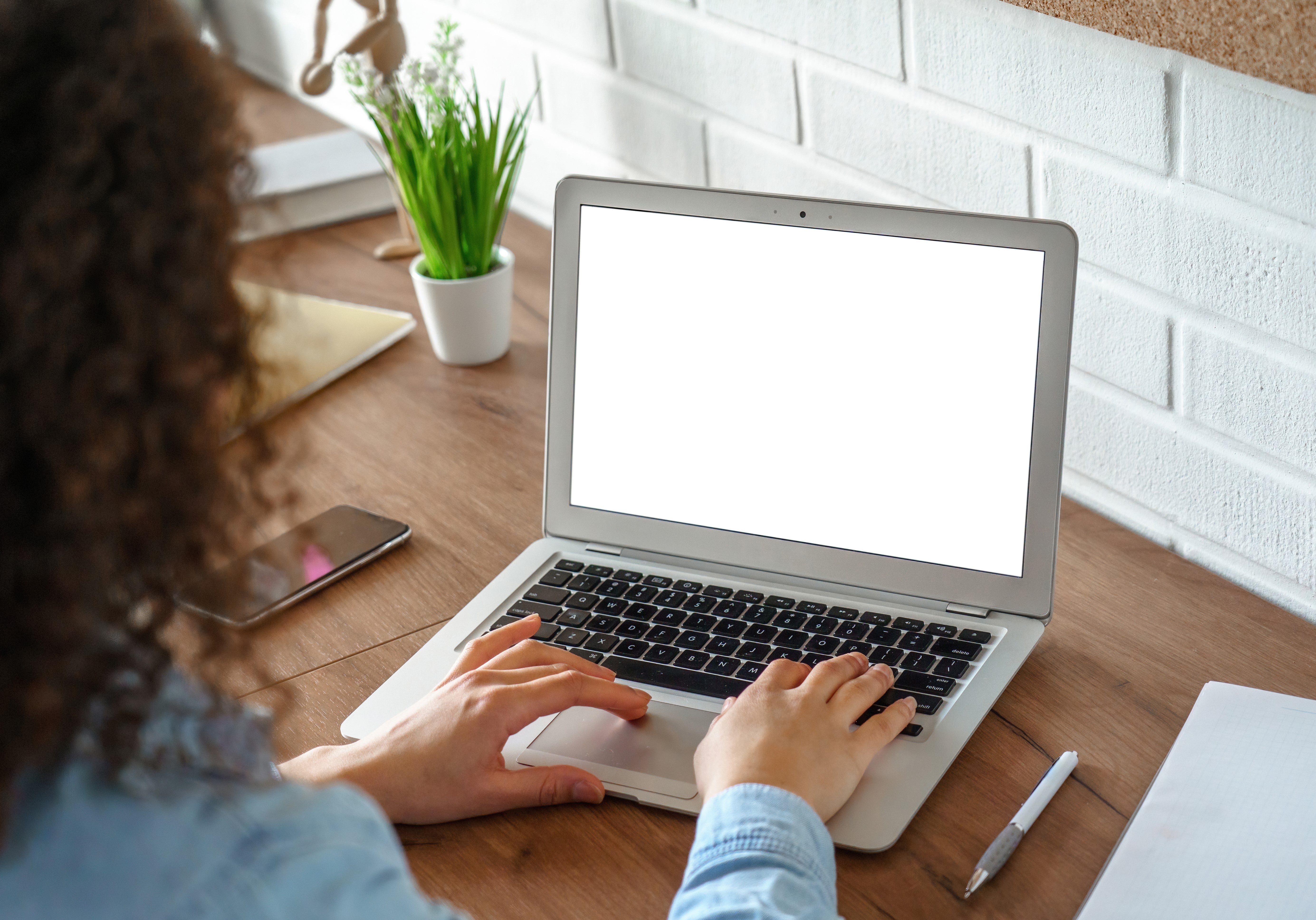 Die Stellenwahl für die befristeten Arbeitsverträge des Lehrpersonals der deutschsprachigen Grund-, Mittel und Oberschulen startet am 31. Juli. (Foto: Shutterstock)