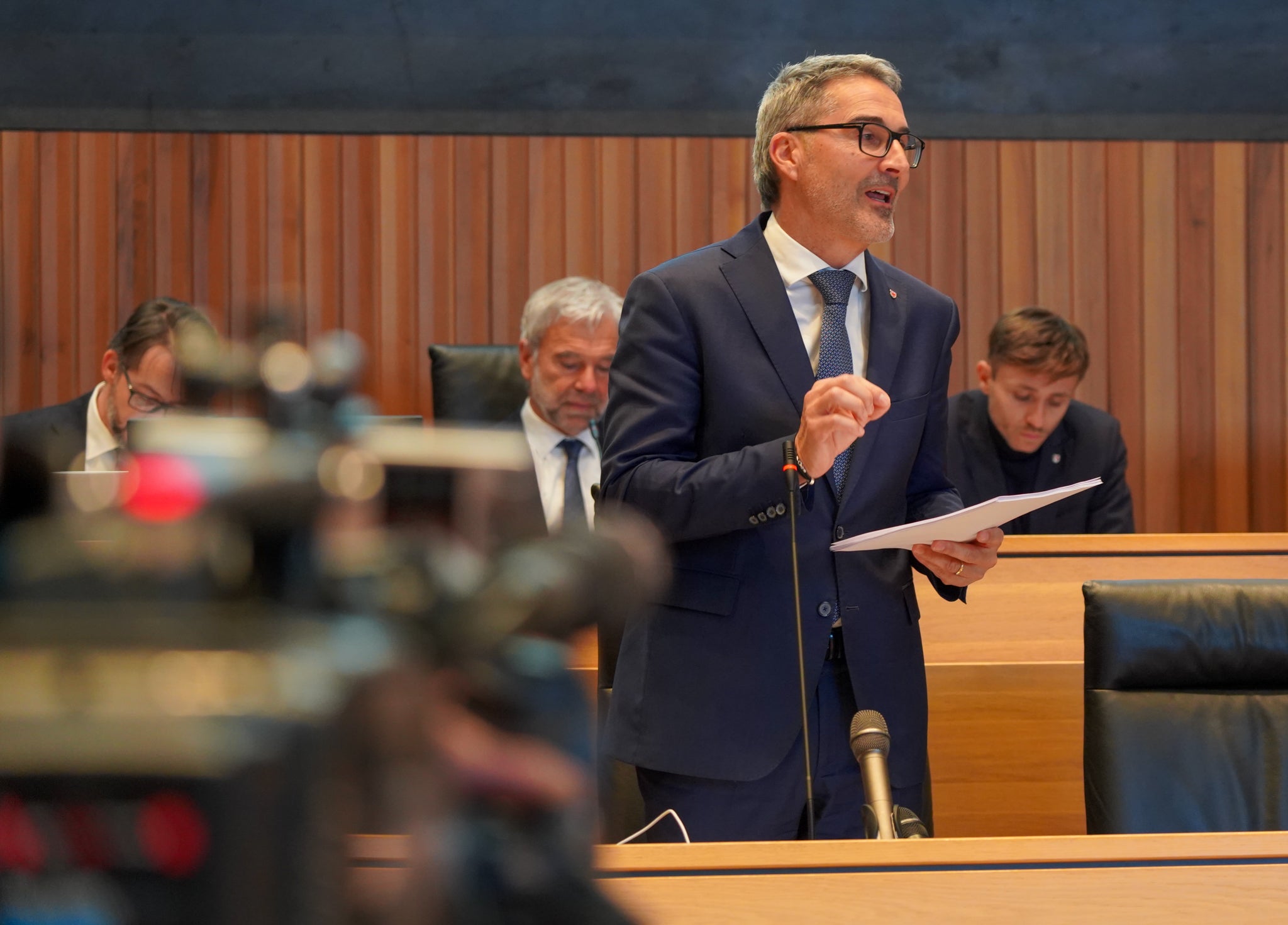Landeshauptmann Arno Kompatscher unterstrich, mit diesem Haushalt jene zu stärken,  die Unterstützung brauchen. (Foto: Südtiroler Landtag/Werth)