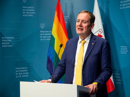 Die Investitionen, die in die Instandhaltung der landeseigenen Immobilien fließen, kämen allen drei Sprachgruppen zugute, unterstrich der zuständige Landesrat Massimo Bessone. (Foto: LPA/Brucculeri)