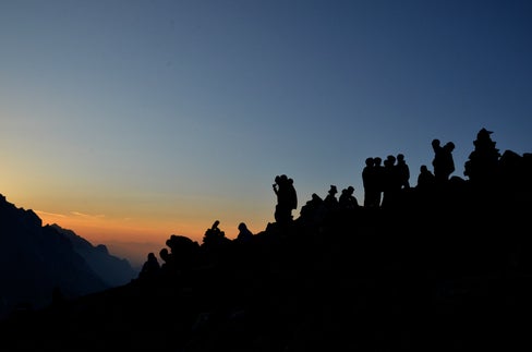Nachtspaziergänge sind besondere Sinneserlebnisse: Am 10. September können Familien in den Naturparks Trudner Horn, Drei Zinnen und Fanes-Sennes-Prags daran teilnehmen. (Foto: LPA/Landesamt für Natur)
