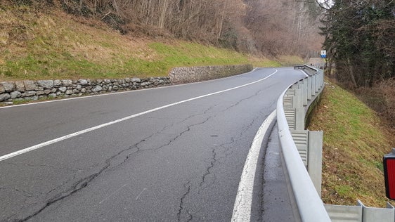 Während der gesamten Bauzeit von etwas mehr als einem Jahr wird die SS 44 durchgehend befahrbar bleiben, wobei zumindest ein einspuriger Wechselverkehr sichergestellt wird. (Foto: LPA/Ressort für Infrastrukturen und Mobilität)