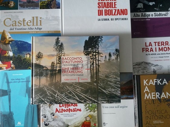 Per il 2026 l’Ufficio Educazione permanente, biblioteche e audiovisivi della Ripartizione Cultura italiana ha assegnato circa 200 mila euro a 27 progetti in lingua italiana dedicati a storia, narrativa, fumetto, cultura alpina, temi sociali e valorizzazione del territorio. (Foto: USP/Ufficio Educazione permanente, biblioteche e audiovisivi)