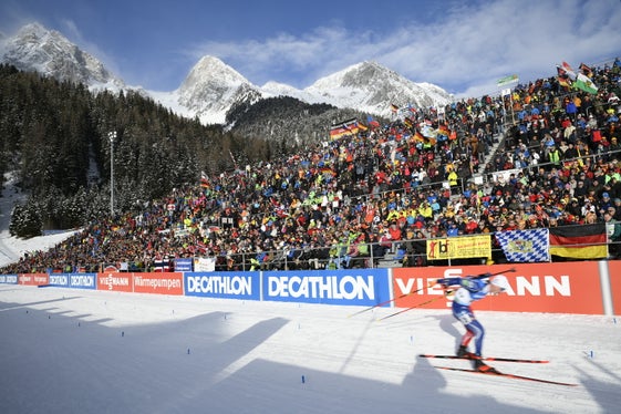 Il Ministro Abodi ha potuto constatare, con grande soddisfazione, che Anterselva è già pronta ad ospitare le competizioni olimpiche del 2026, rispettando anche i tempi previsti per i lavori di manutenzione dello stadio (Foto: Comitato Coppa del Mondo Biathlon Anterselva)