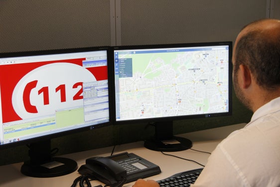 Die Einheitliche Notrufzentrale ist rund um die Uhr besetzt, sie kann mit dem Festnetztelefon oder dem Mobiltelefon angerufen werden und ist kostenlos. Das heißt, dass ein Notruf auch dann funktioniert, wenn auf dem Handy kein Guthaben mehr sein sollte. (Foto: LPA/Maja Clara)