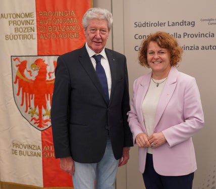 Bozens Bürgermeister Renzo Caramaschi und Landesrätin Rosmarie Pamer haben sich darauf verständigt, einige Winterunterkünfte für bestimmte Personengruppen weiterhin zugänglich zu lassen. (Foto: LPA)