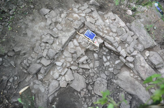 Resti murari della chiesa paleocristiana del V-VI di Appiano (Foto: ASP/Ufficio Beni archeologici)
