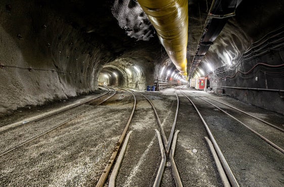 Mit der Fertigstellung des BBT (im Bild Stollen in Mauls) und der Zulaufstrecken werden sich laut LR Alfreider ganz neue Möglichkeiten für den Personen- und Warenverkehr eröffnen. (Foto: BBT SE)